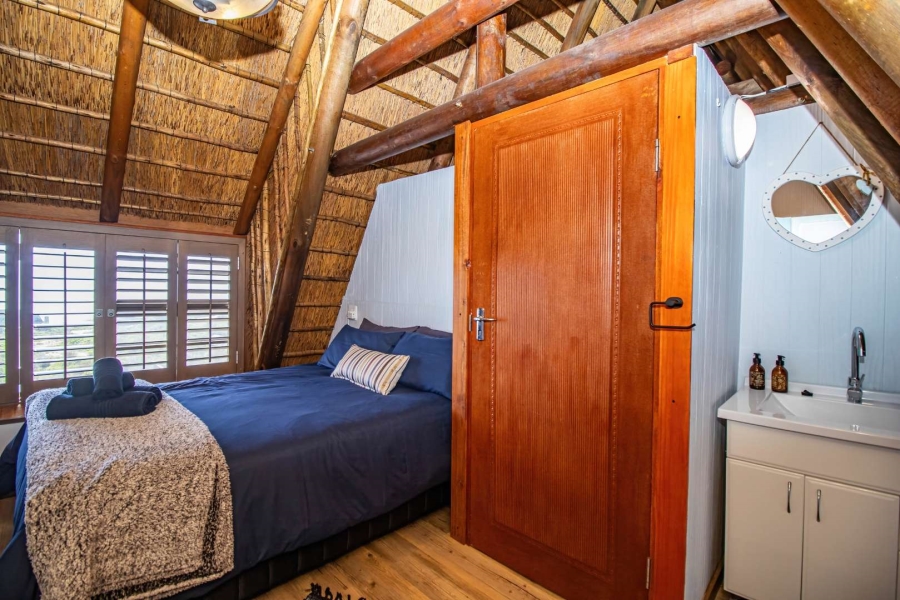 5 Bedroom Property for Sale in Stilbaai Wes Western Cape